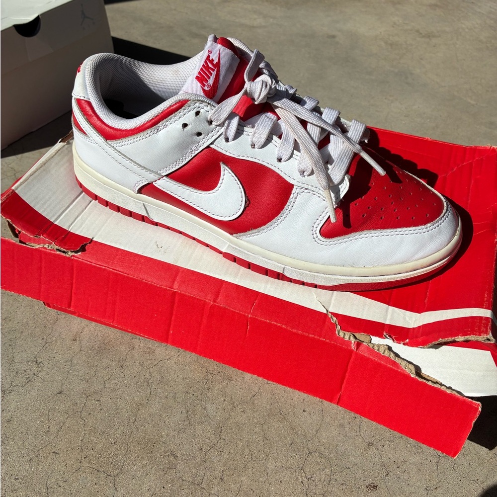 Nike dunks championship red